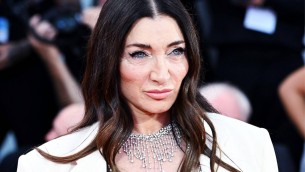 Elisabetta Franchi investe un ciclista e posta sui social, è polemica