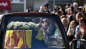 Elisabetta, l'ultimo viaggio della Regina: prima tappa Edimburgo