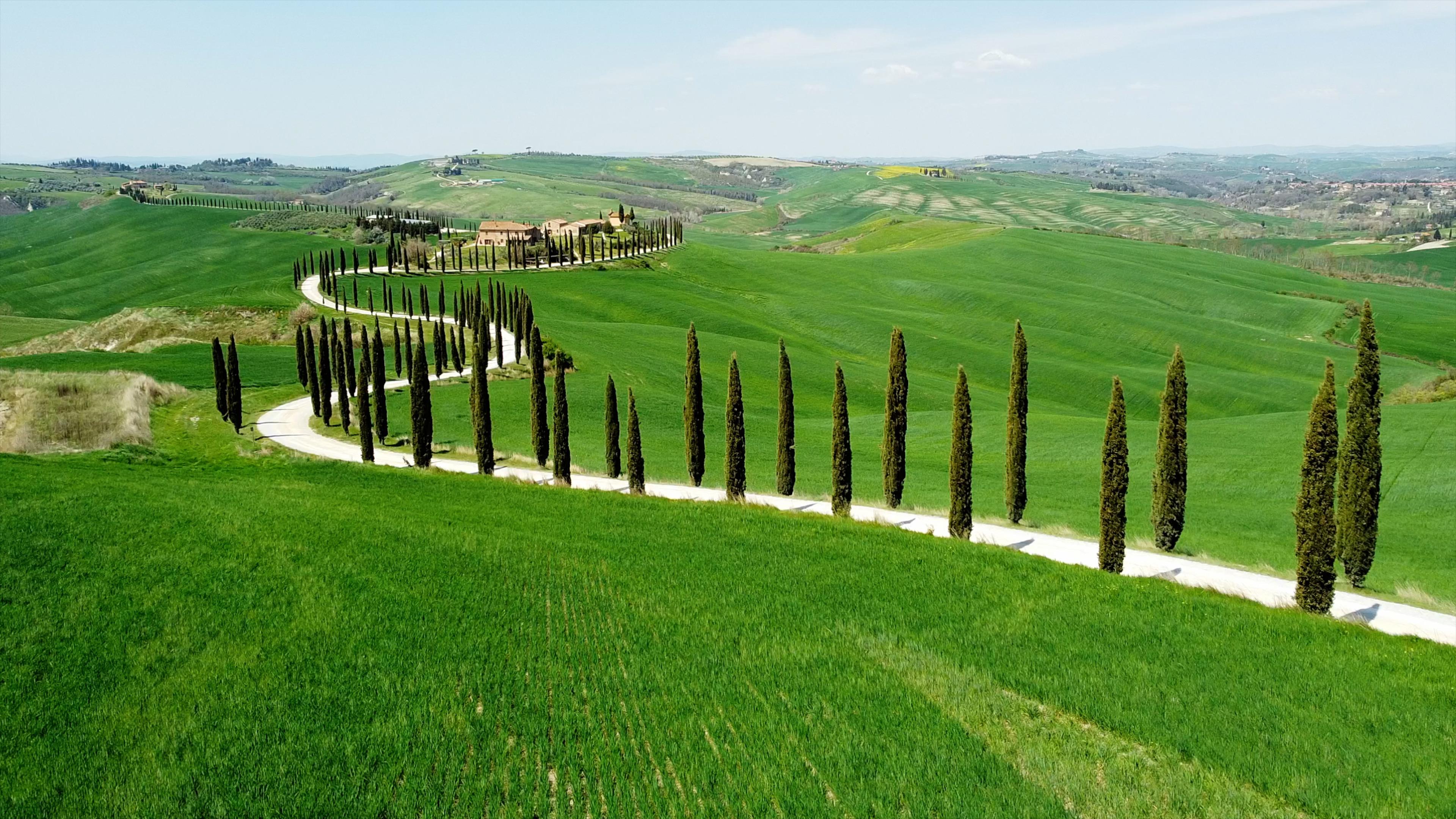 Elon Musk cerca casa in Toscana, due castelli hanno sedotto il miliardario