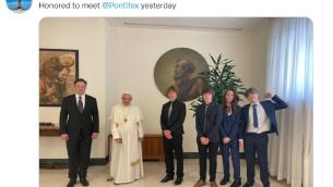 Elon Musk ieri in visita dal Papa: "Onorato"