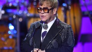 Elton John, paura in volo: guasto all'aereo