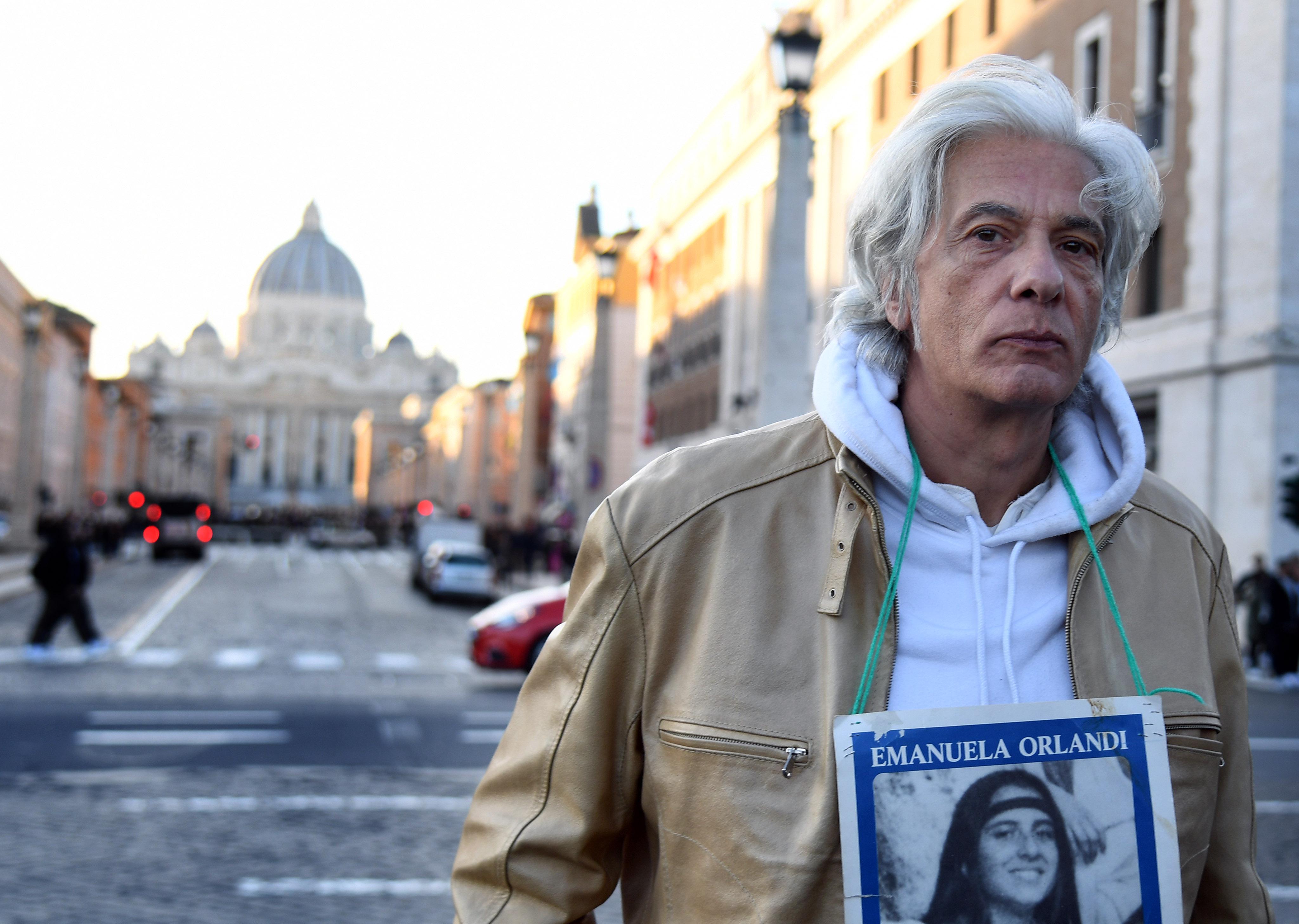Emanuela Orlandi, bucate le gomme dell'auto del fratello Pietro