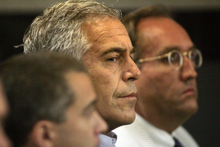 "Epstein aveva sex tape con Trump, Clinton e principe Andrea": l'accusa di Sarah