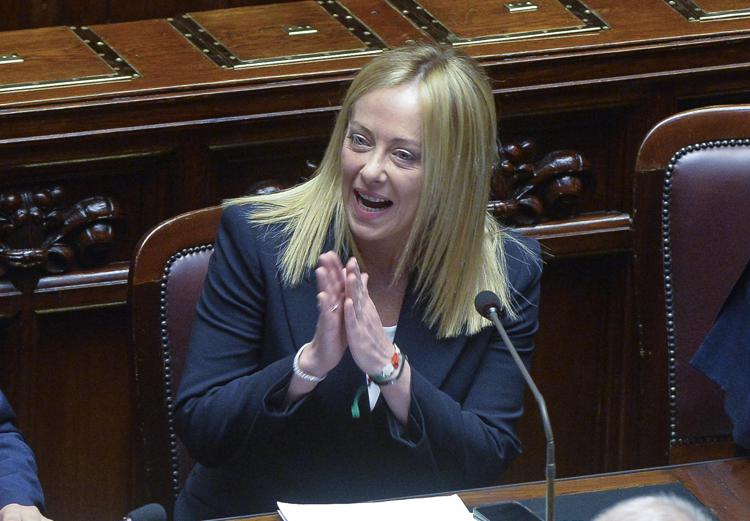 Equo compenso è legge, Meloni: "Restituite dignità e giustizia"