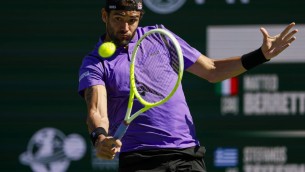 Errani batte Berrettini a ping pong