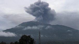 Erutta il vulcano Marapi, 11 escursionisti morti in Indonesia