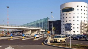 Eruzione Etna, chiuso aeroporto di Catania: stop ad arrivi