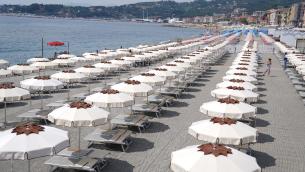 Estate 2022, in arrivo stangata su spiagge: tutti i rincari