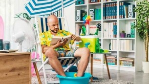 Estate 2024, niente vacanze per 6,5 milioni di italiani: oltre la metà per ragioni economiche