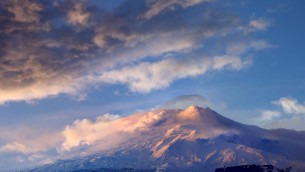Etna, deformazioni vulcano spia del movimento del magma: lo studio
