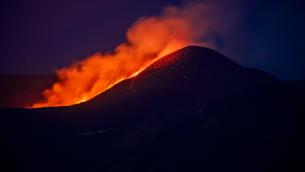 Etna, eruzione: attività esplosiva con forti boati