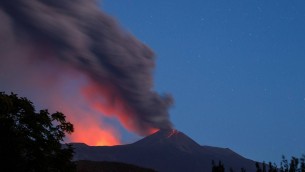 Etna, eruzione oggi in corso: colata lavica attiva