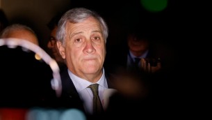 Eumed, Tajani stempera tensioni con Macron: "Su migranti solidali ma rispettare regole"