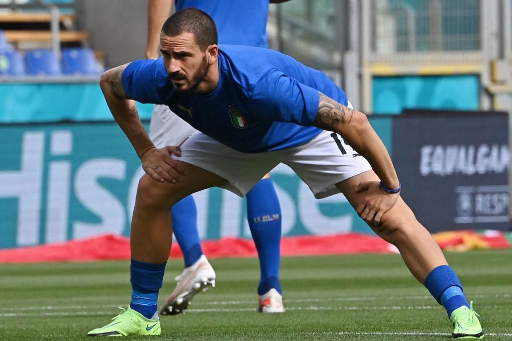 Euro 2020, Italia si inginocchia? "Squadra farà riunione e deciderà"