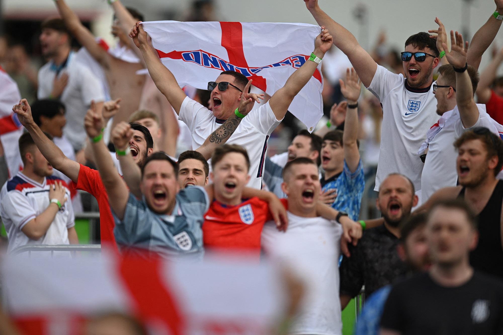 Euro 2020, media: 500 tifosi inglesi da Dubai a Roma per evitare restrizioni