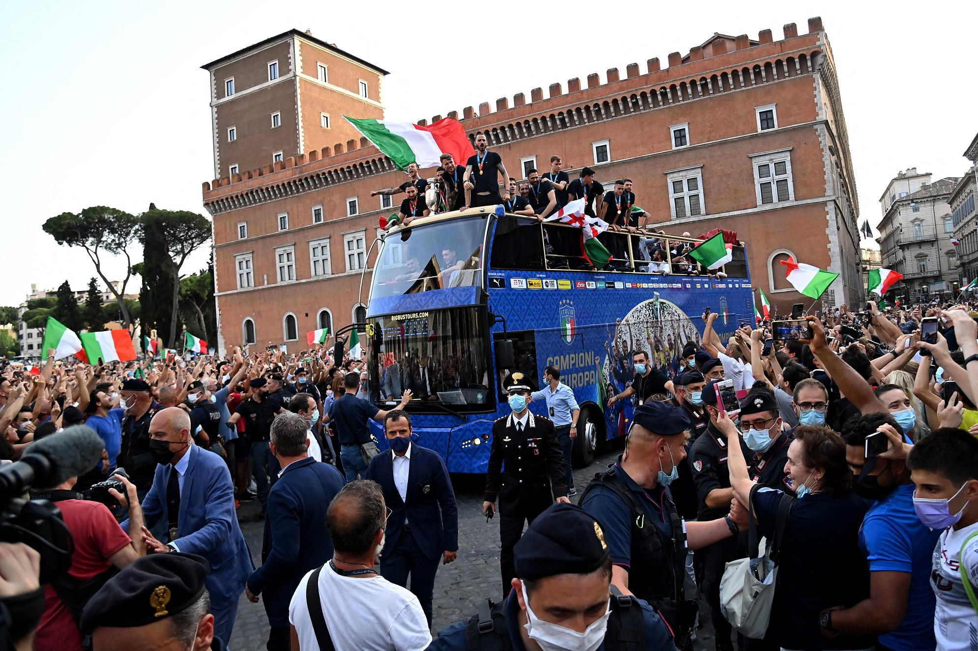 Euro 2020, prefetto: "Sfilata Italia sul bus non era autorizzata"