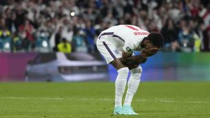 Euro 2020, razzismo contro giocatori diventa caso politico