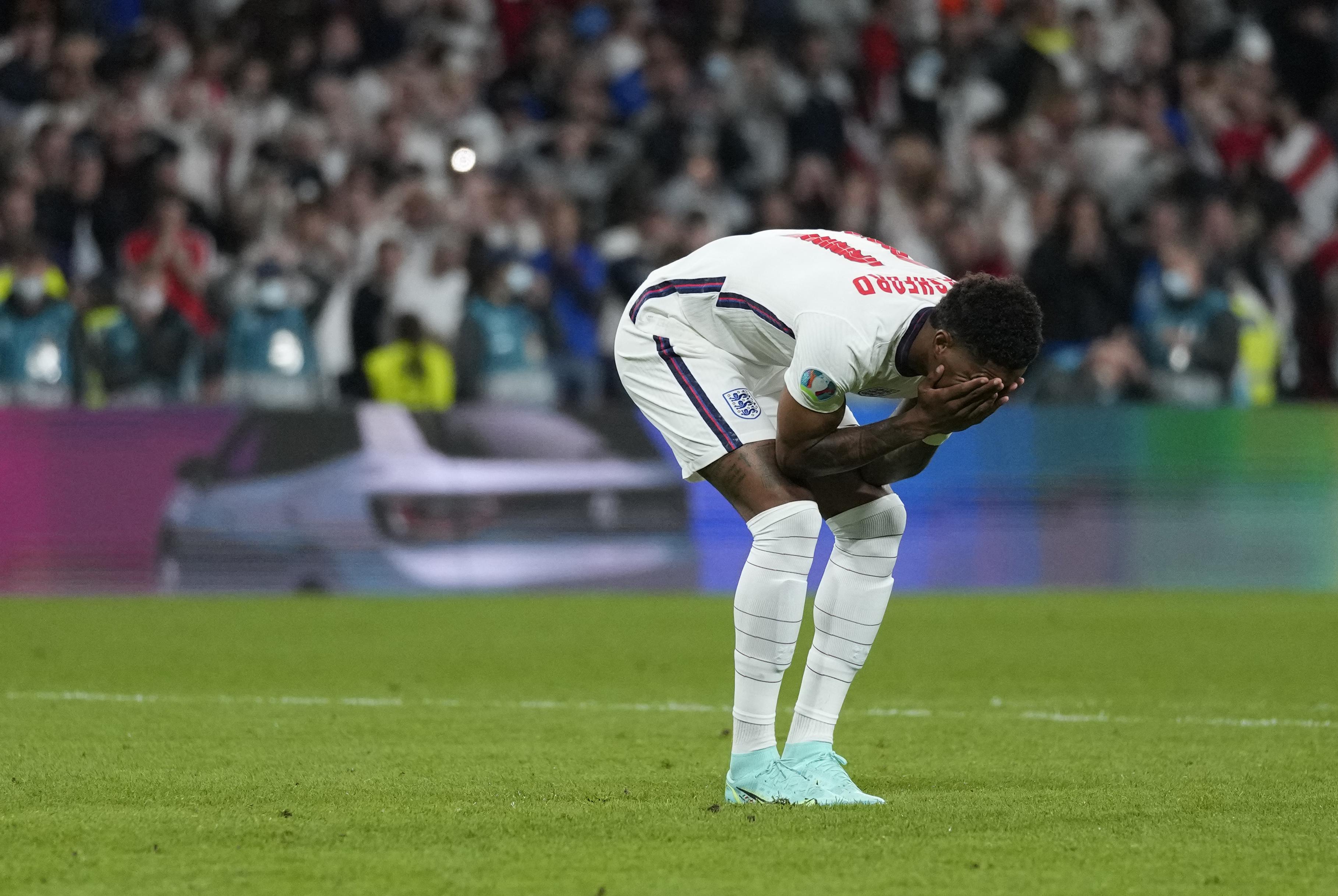 Euro 2020, razzismo contro giocatori diventa caso politico