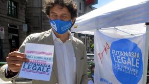 Eutanasia legale, superate 320mila firme per il referendum
