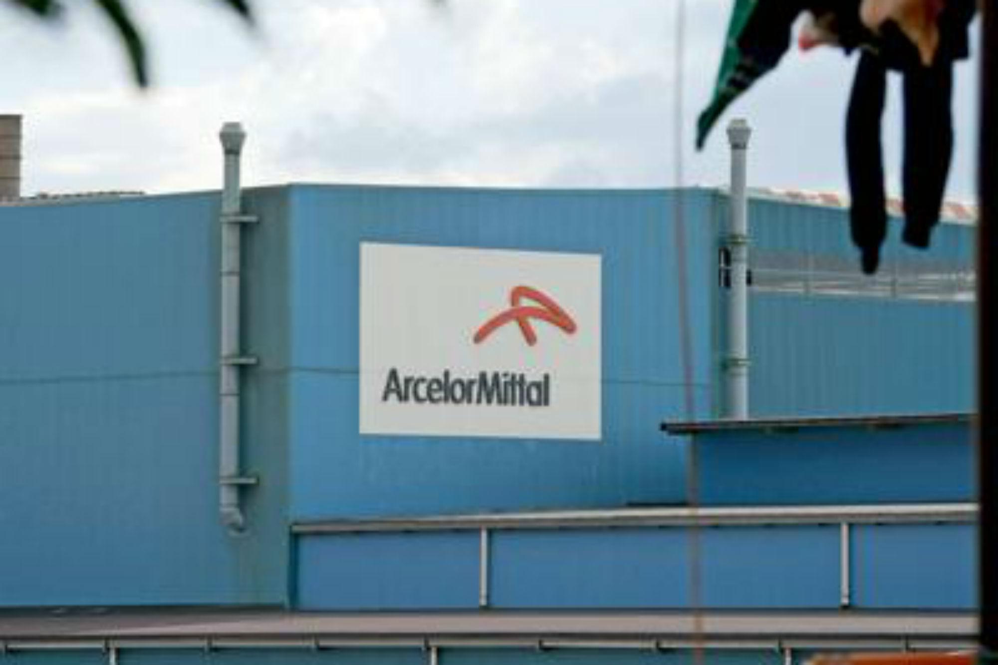 Ex Ilva, Governo riavvia confronto ma no decide su stop aziende: Lunedì 4 ore sciopero
