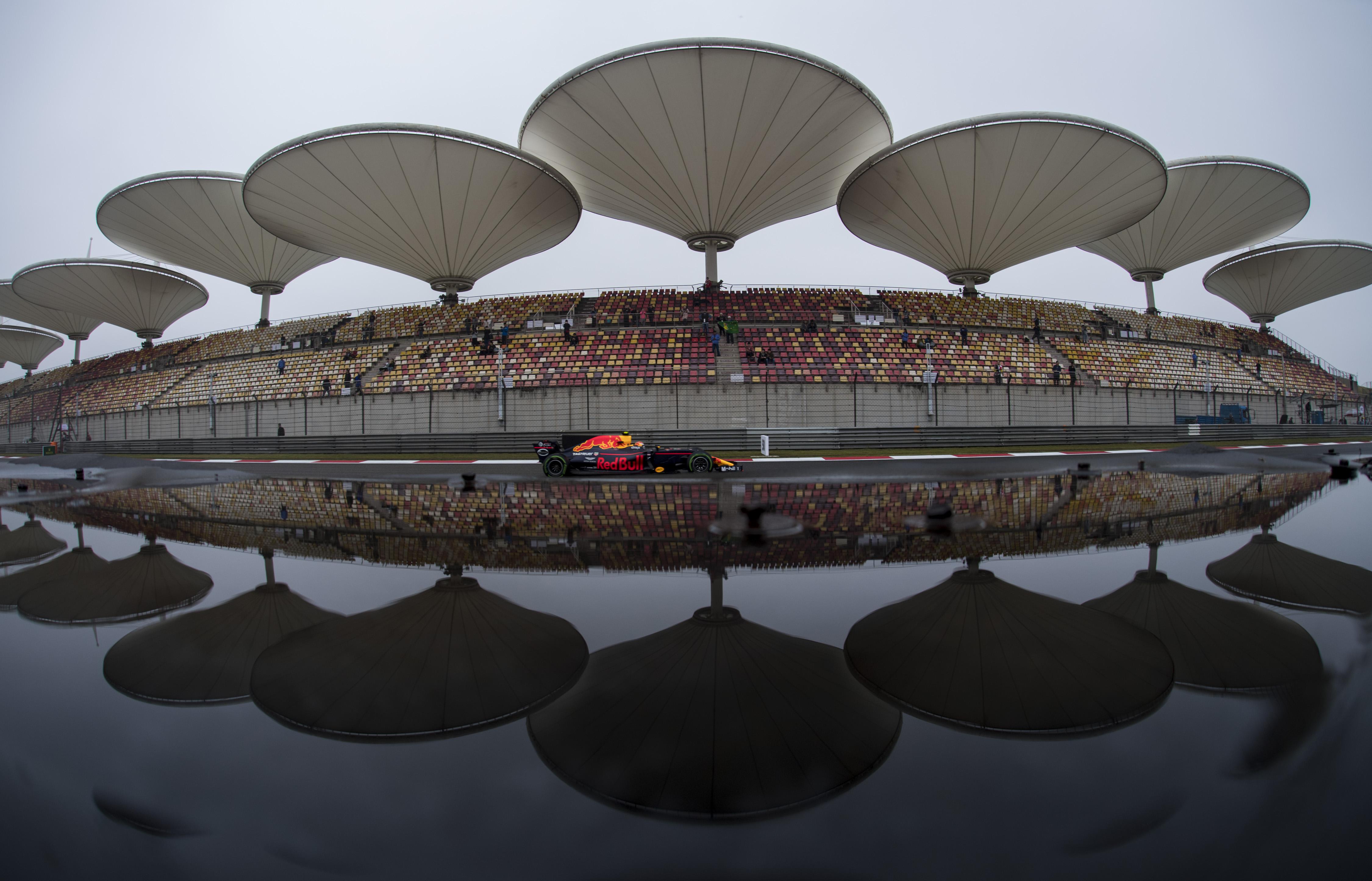 F1, calendario Mondiale 2023: cancellato Gp Cina