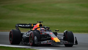 F1 Gp Gran Bretagna 2023, Verstappen vince a Silverstone e disastro Ferrari