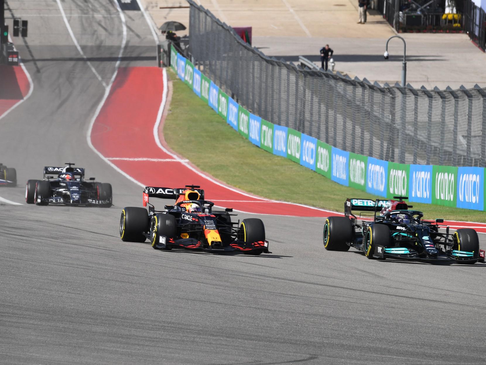 F1, Gp Usa: vince Verstappen davanti a Hamilton