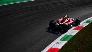 F1 Monza 2023, Sainz in pole con la Ferrari davanti a Verstappen e Leclerc