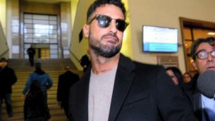 Fabrizio Corona, nuovi guai: fermato alla guida di un suv senza patente