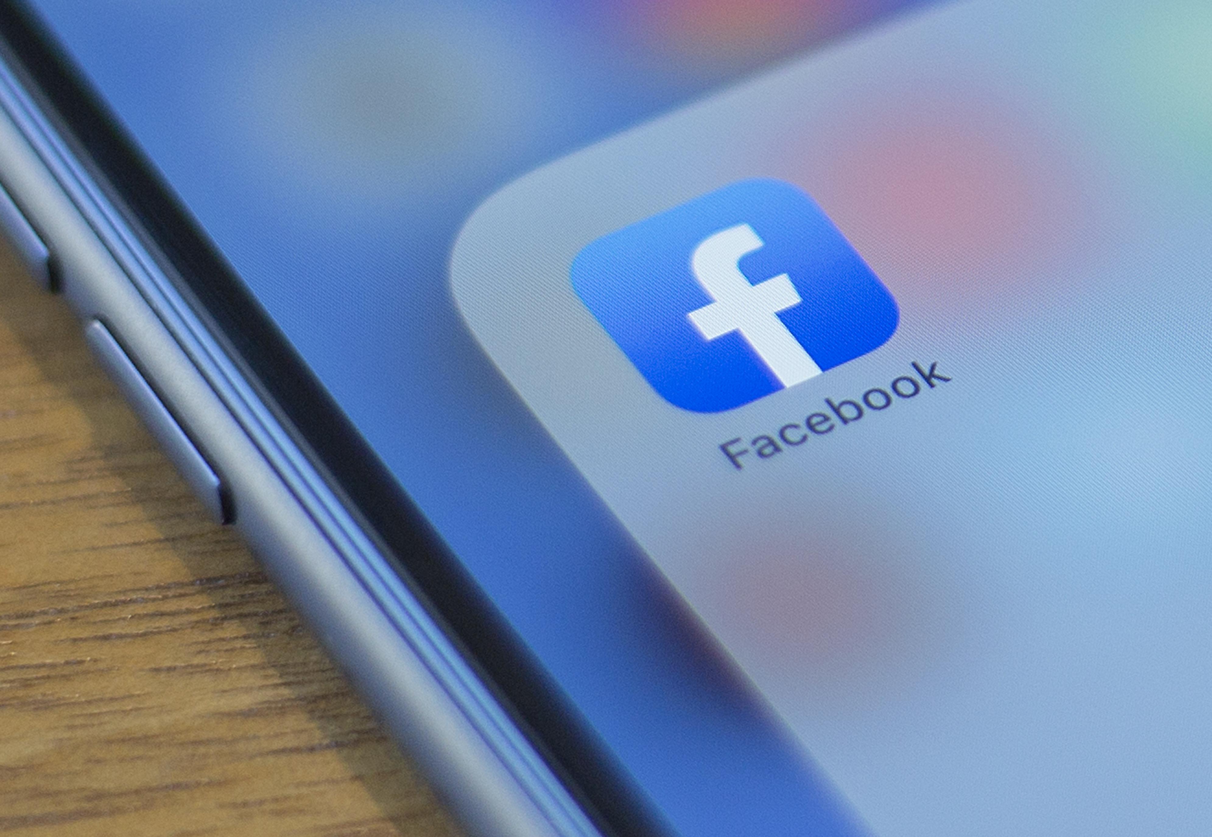 Facebook, multa da 7 milioni dall'Antitrust