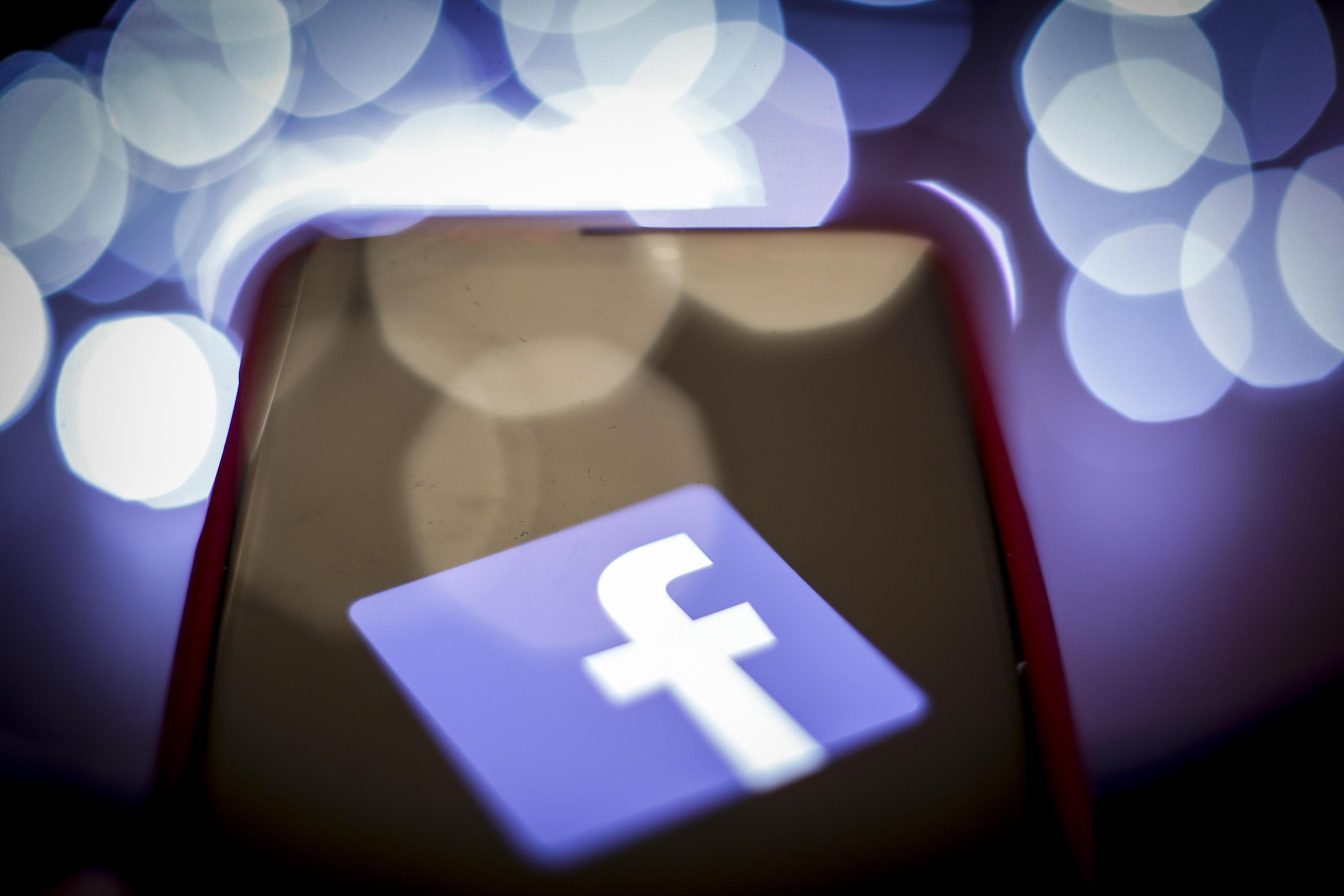 Facebook, "rubati dagli hacker 533 milioni di dati"