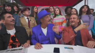 Favino diventa Leopardi al semaforo, colpa di Fiorello - Video