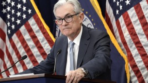 Fed, scherzo telefonico dalla Russia: comico si finge Zelensky e parla col presidente Powell