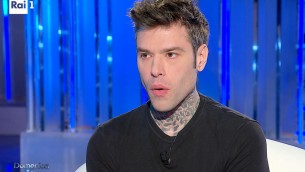 Fedez da Mara Venier: "Ho pensato al suicidio, mi ha salvato la famiglia" - Video