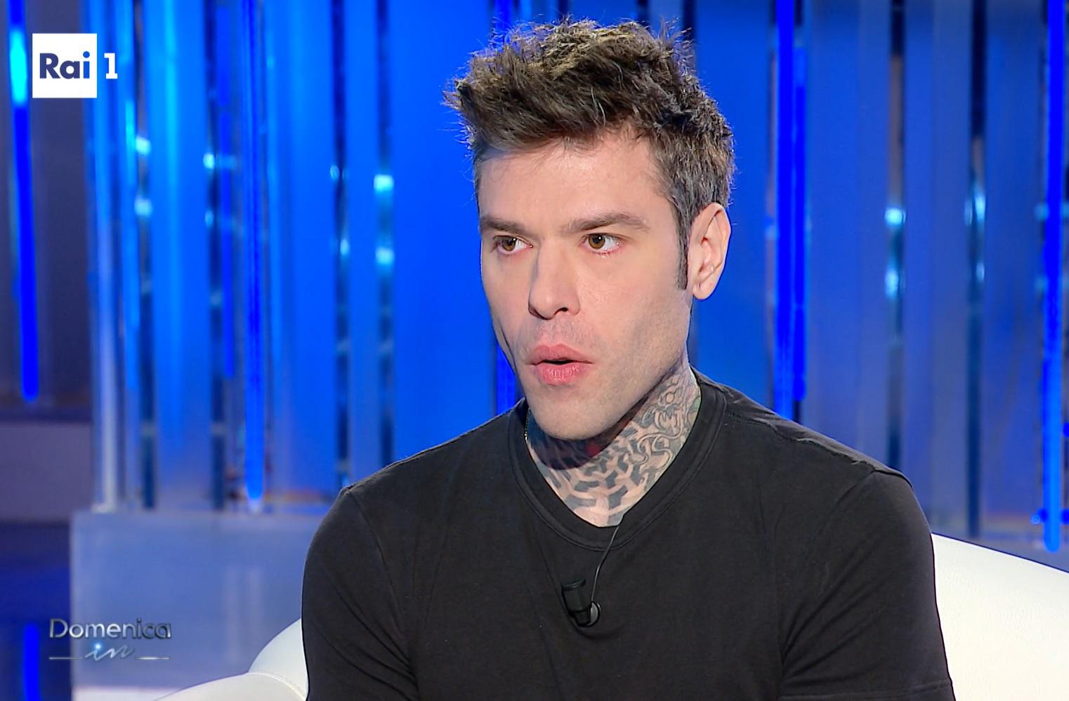 Fedez da Mara Venier: "Ho pensato al suicidio, mi ha salvato la famiglia" - Video