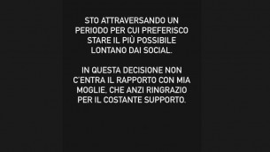 Fedez, il messaggio: "Sto lontano dai social, rapporto con mia moglie non c'entra"