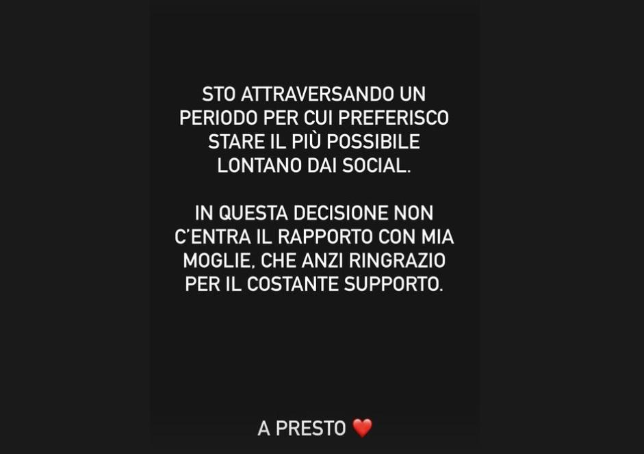 Fedez, il messaggio: "Sto lontano dai social, rapporto con mia moglie non c'entra"