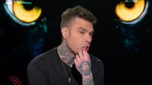 Fedez in lacrime a Belve: "Tre anni difficili, con Chiara non abbiamo retto"