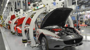 Ferrari, effetto Trump: prezzi in Usa aumentano del 10% per i dazi