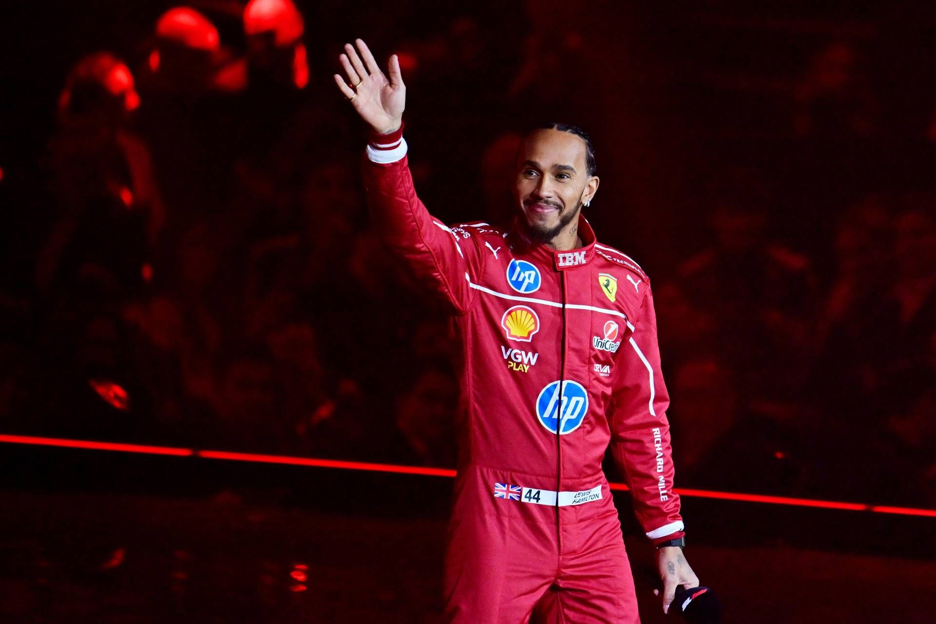 Ferrari, Hamilton e le prime parole in italiano: "Sono emozionato, sto imparando"