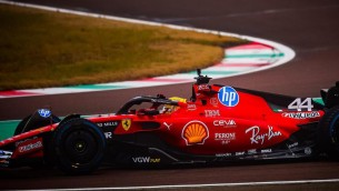 Ferrari, inizia l'era Hamilton: primi giri per Lewis a Fiorano - Video