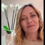 Festa della mamma, il messaggio di Meloni: "Essere madre sfida più straordinaria"