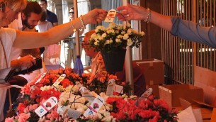 Festa mamma, stravincono i fiori per regalo: li scelgono il 64%