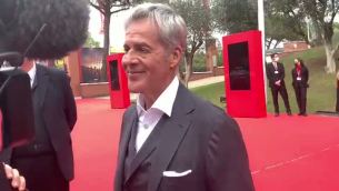 Festa Roma, sul red carpet è Baglioni show: "Canta per noi", "Fateme lavorà"