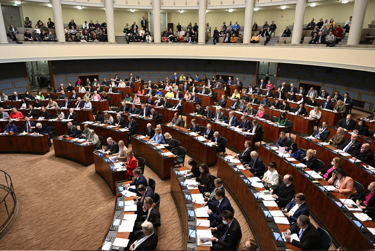 Finlandia, il Parlamento approva l'ingresso nella Nato