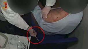 "Finti vaccini covid a cittadini ignari", nuovo arresto per infermiera no vax - Video