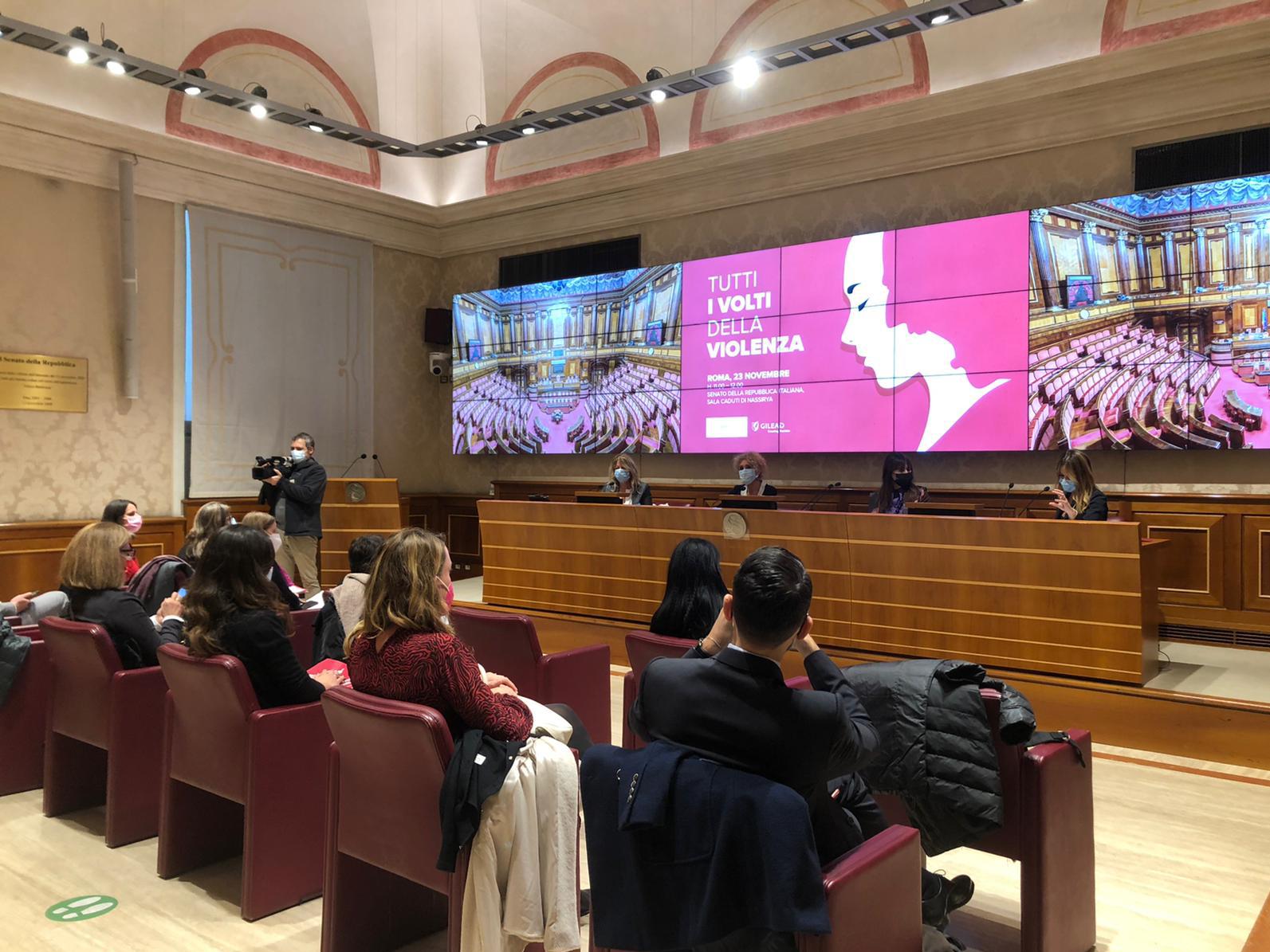Finzi (AstraRicerche): "Per 60% italiani contrasto a violenza su donne deve essere priorità politica"