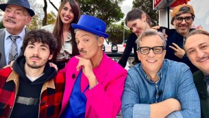 Fiorello sventola il fax sul Mes a Viva Rai2: "Ubi Maio minor cessat"