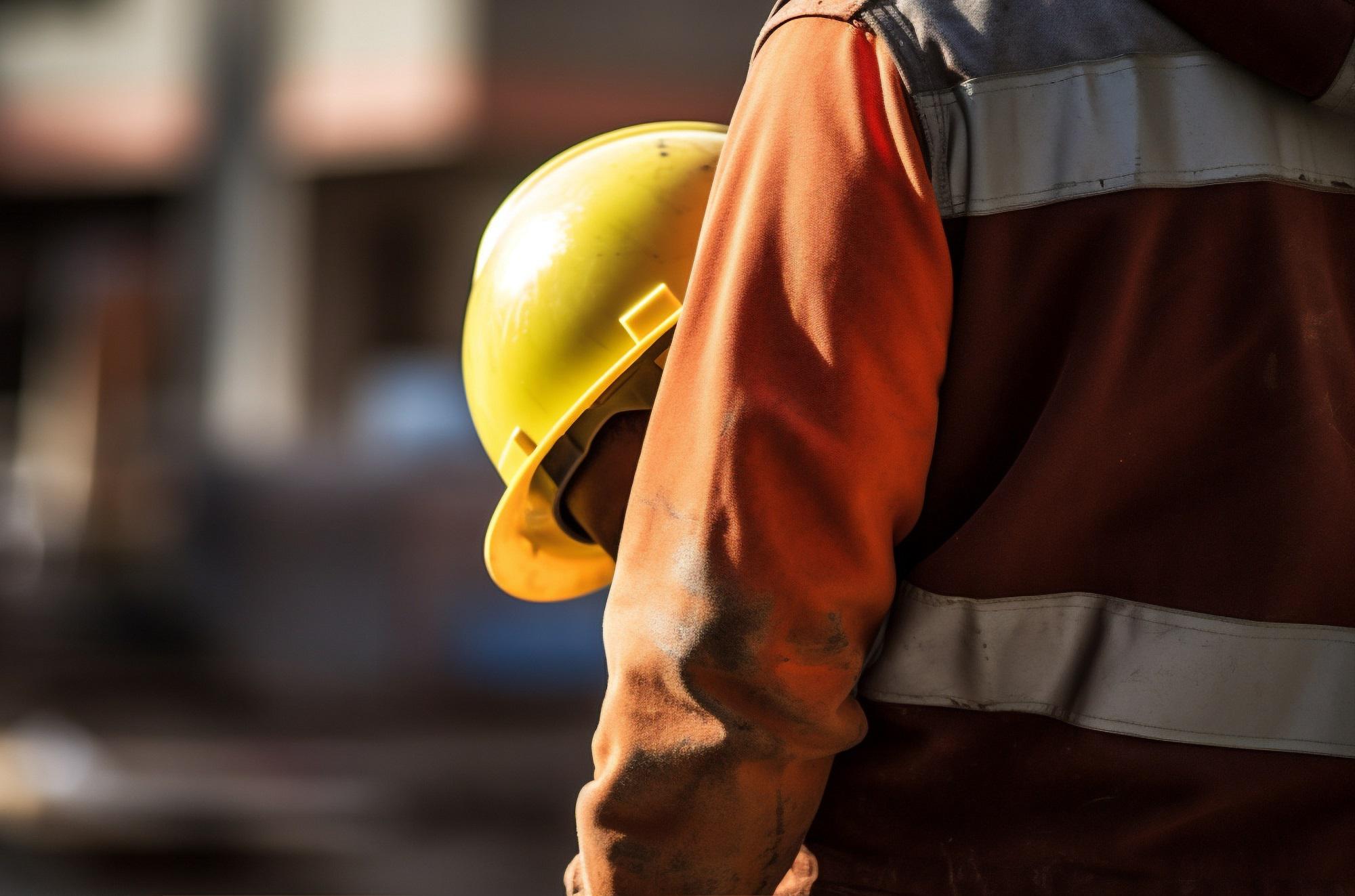 Firenze, cede muro di contenimento in cantiere: morti due operai, ci sono dispersi