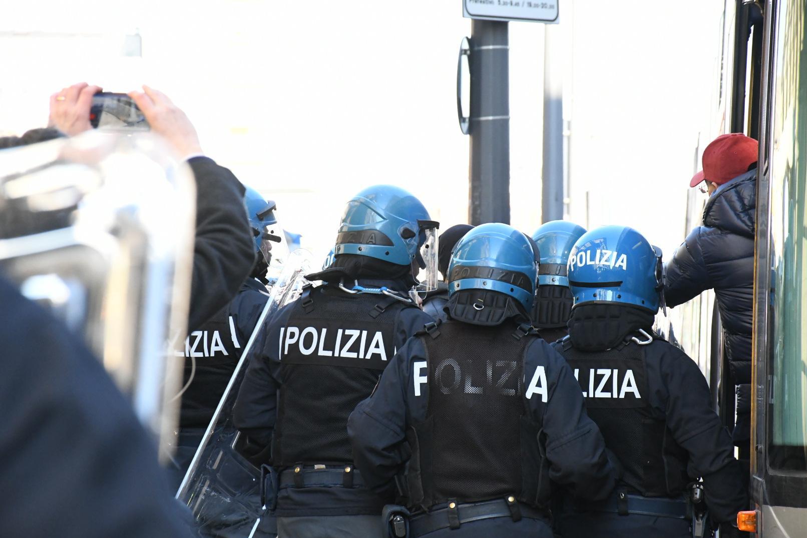 Firenze, guerriglia in centro: misure cautelari per scontri 30 ottobre